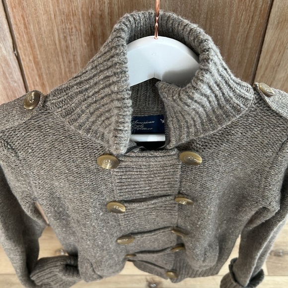 American Eagle Taupe Brown shade Women Chunky Cable Knit Cardigan Sweater size M - Picture 4 of 8